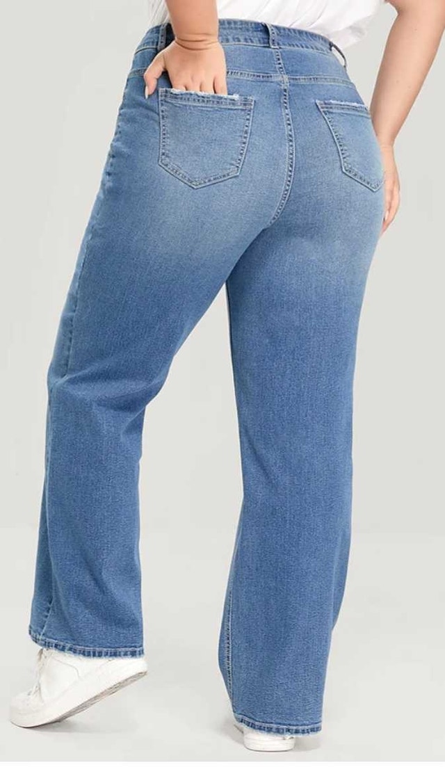 Bloomchic women relaxed fit jeans, size 18