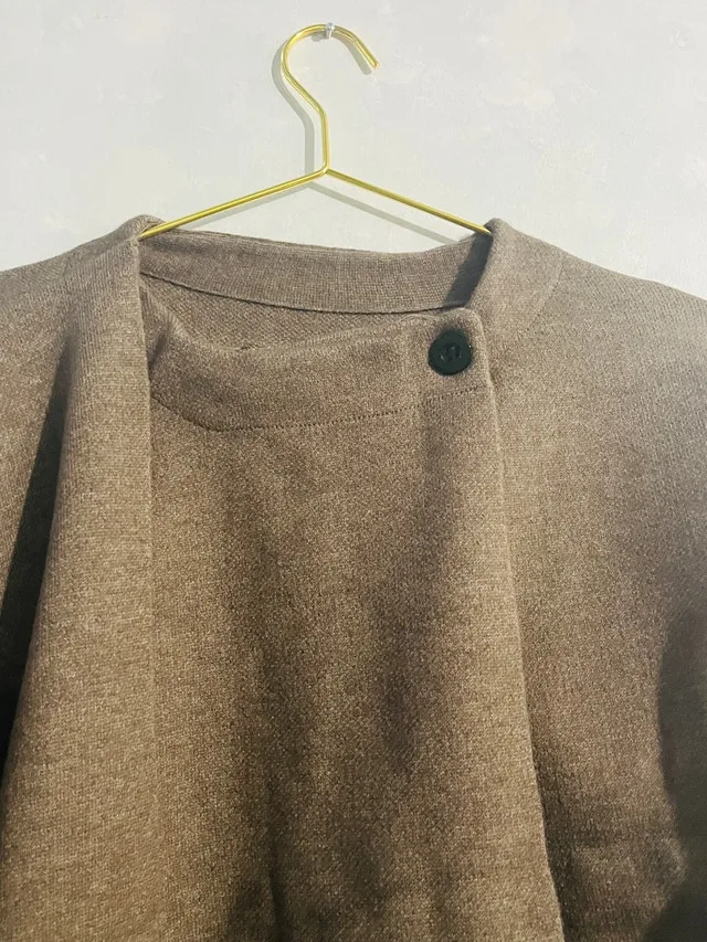 Cape Sweater! Size S image indicator(4)