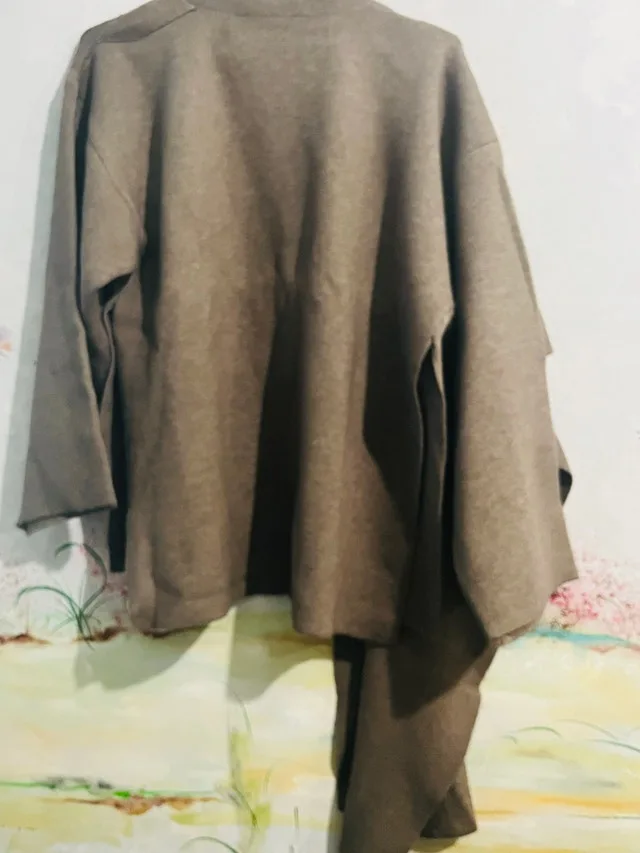 Cape Sweater! Size S image indicator(5)
