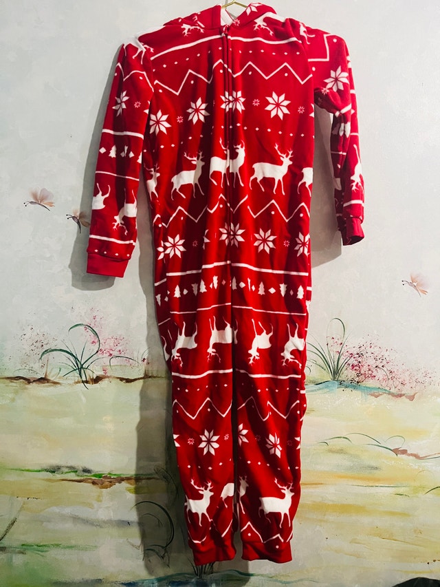 Reindeer Jumpsuit! 6-8 years - photo 2