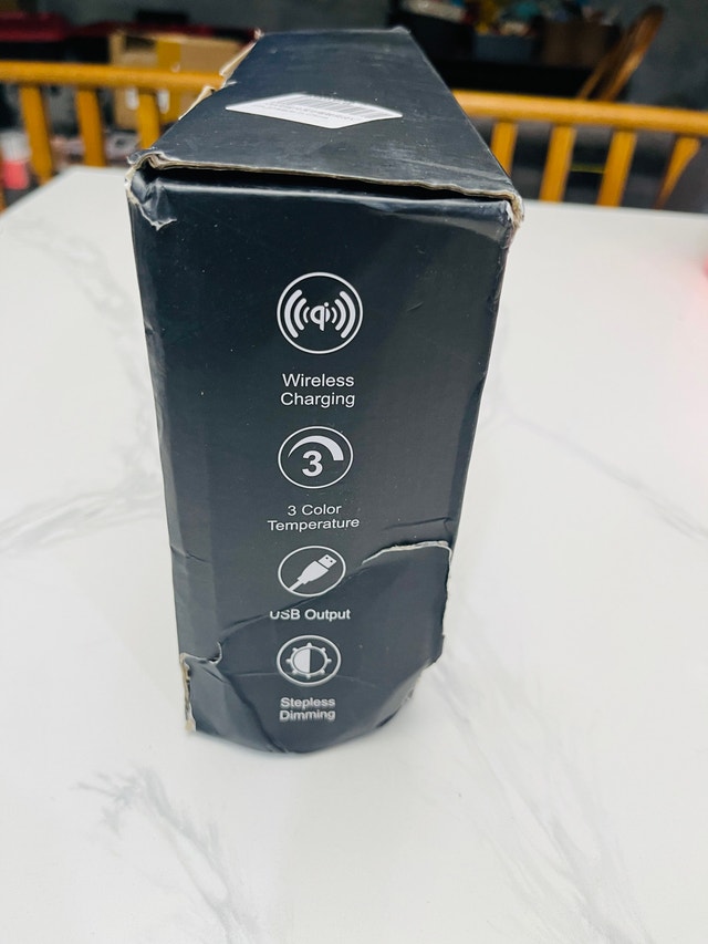 Wireless Charging Table Lamp! - photo 5