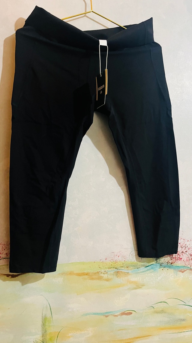 Halara Capris -Size XL