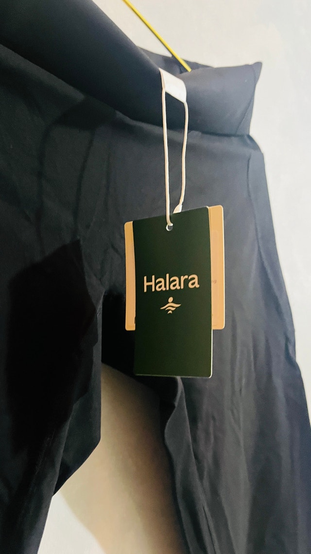 Halara Capris -Size XL - photo 2