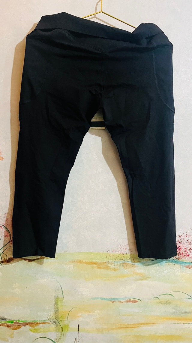 Halara Capris -Size XL - photo 4