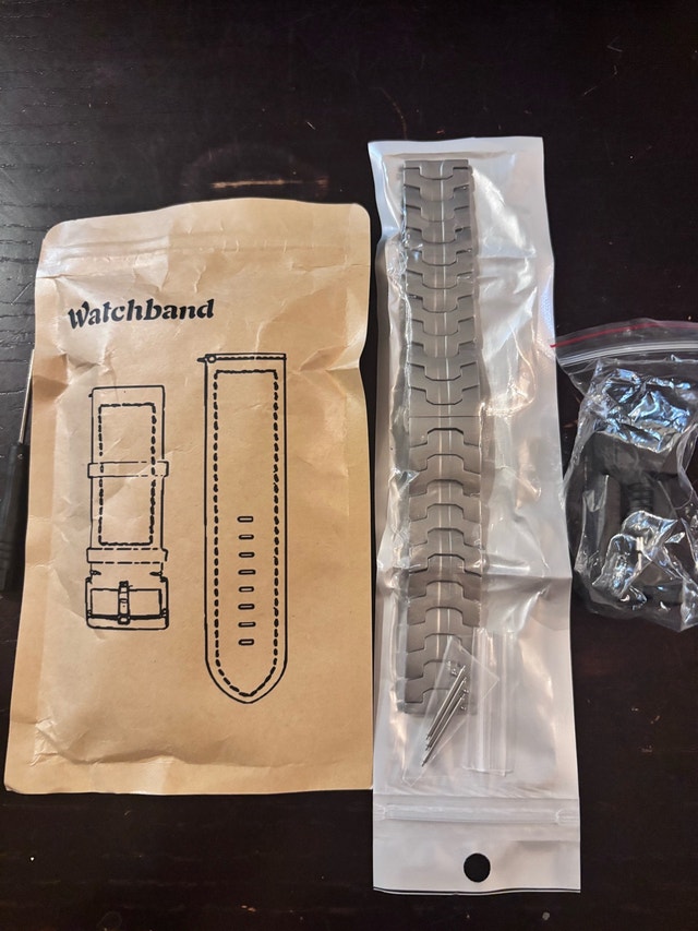 Watch Strap with length adjustment tool
