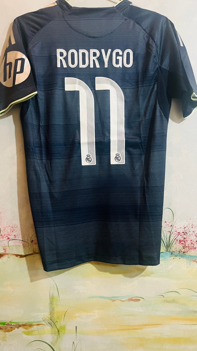 Adidas Real Madrid Jersey-Size M (Rodrygo) - photo 4
