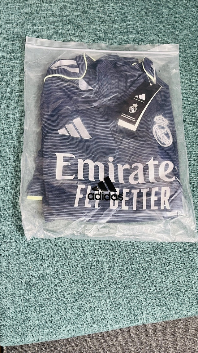 Adidas Real Madrid Jersey-Size M (Rodrygo) - photo 5
