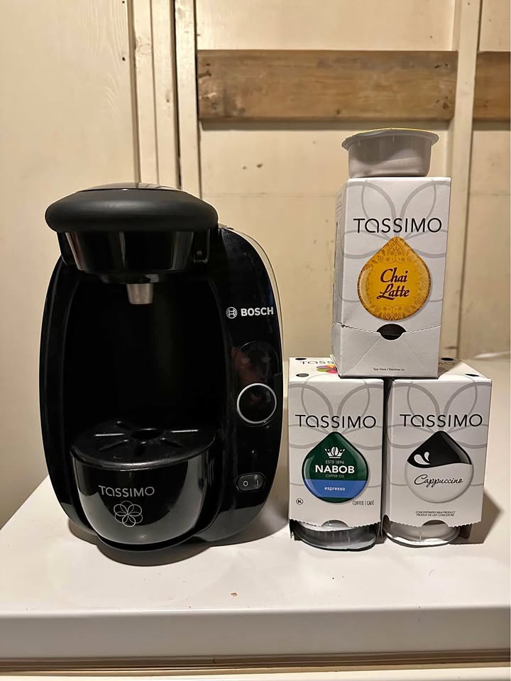 Tassimo Coffee Machine with Extra Pods