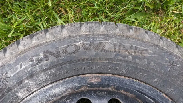 195/65/R15 SNOW TIRES with rims! image indicator(4)