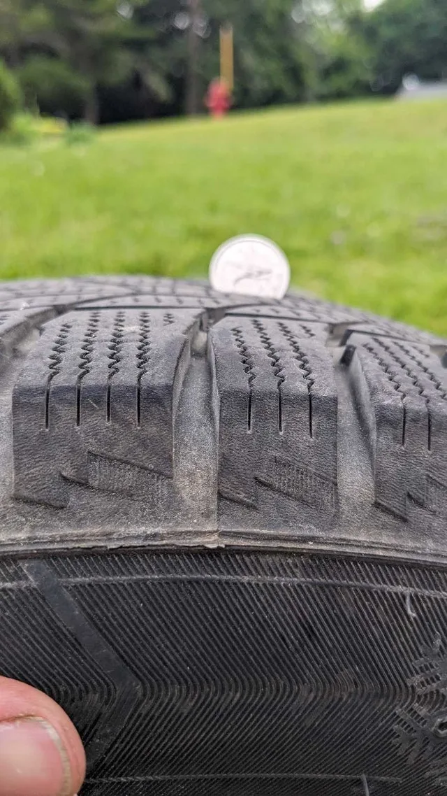 195/65/R15 SNOW TIRES with rims! image indicator(9)