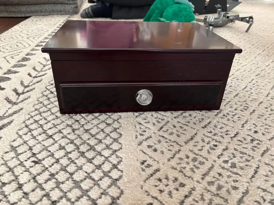 500 Piece Executive Poker Deluxe Poker Set DaVinci Chips image indicator(4)