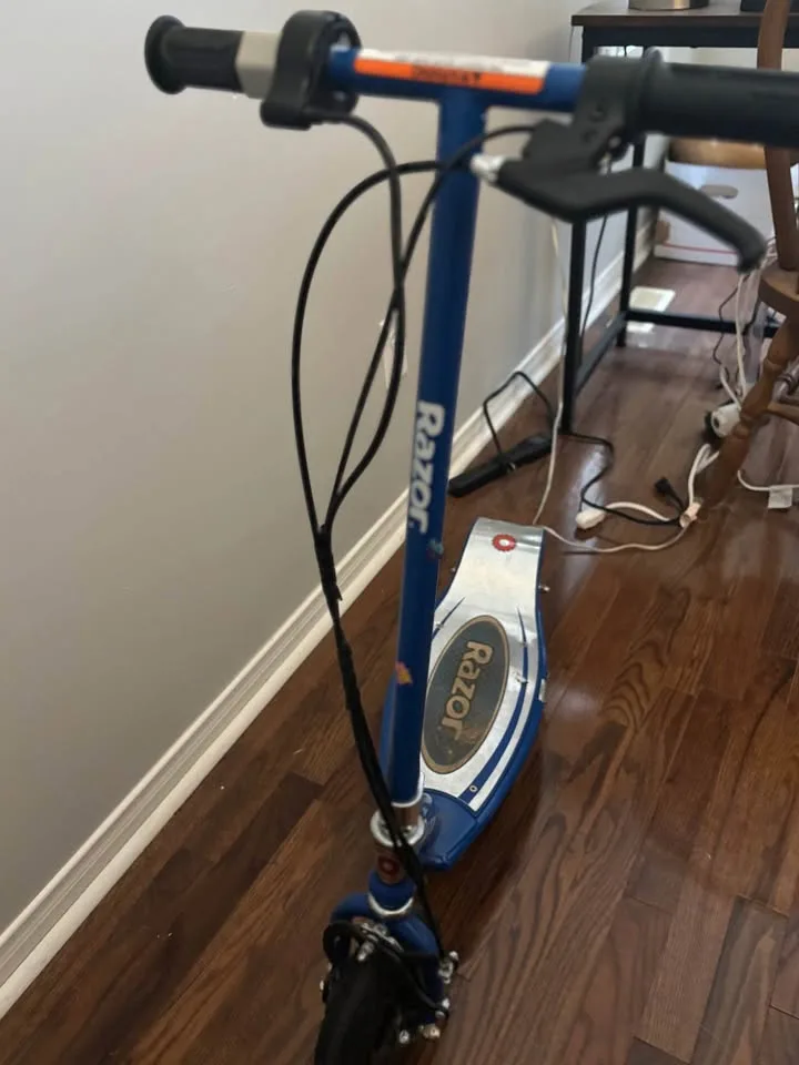 Razor Power Core E175 Electric Scooter image indicator(2)