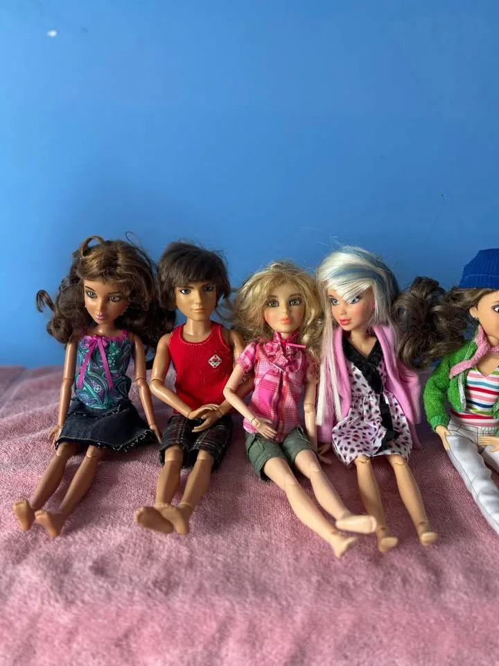 LIV Dolls 2009-2012 image indicator(2)