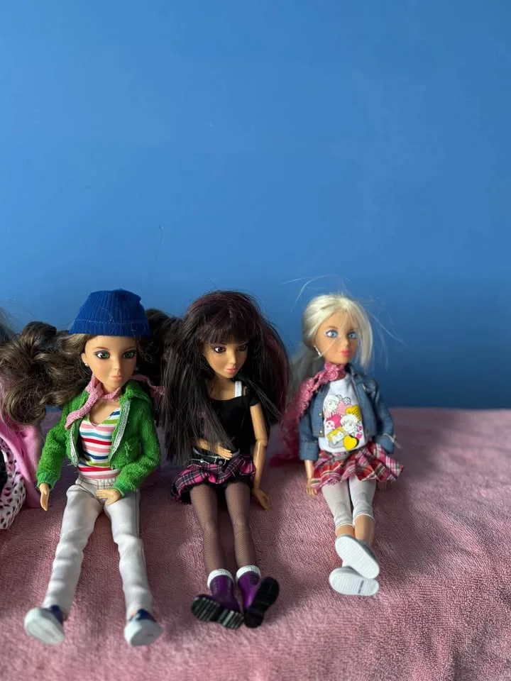 LIV Dolls 2009-2012 image indicator(3)