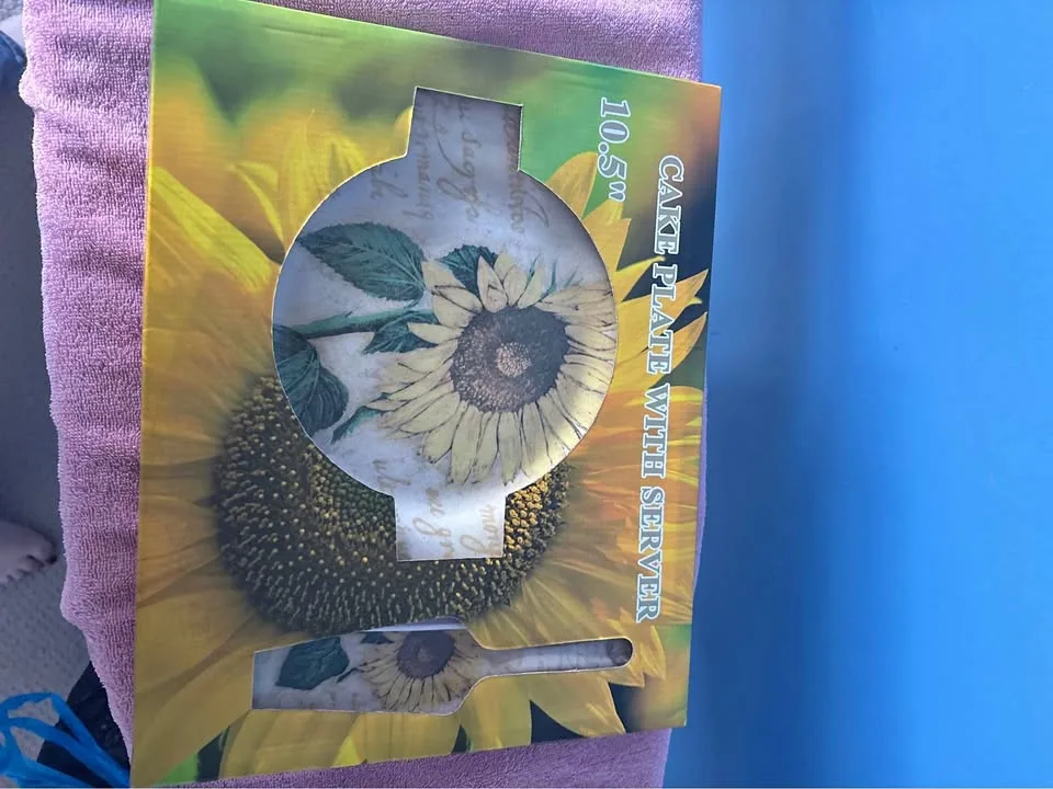 Cake Plate with Server