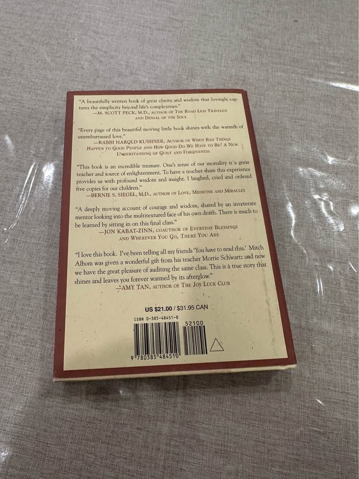 Tuesdays with Morrie (Hardcover) - photo 2