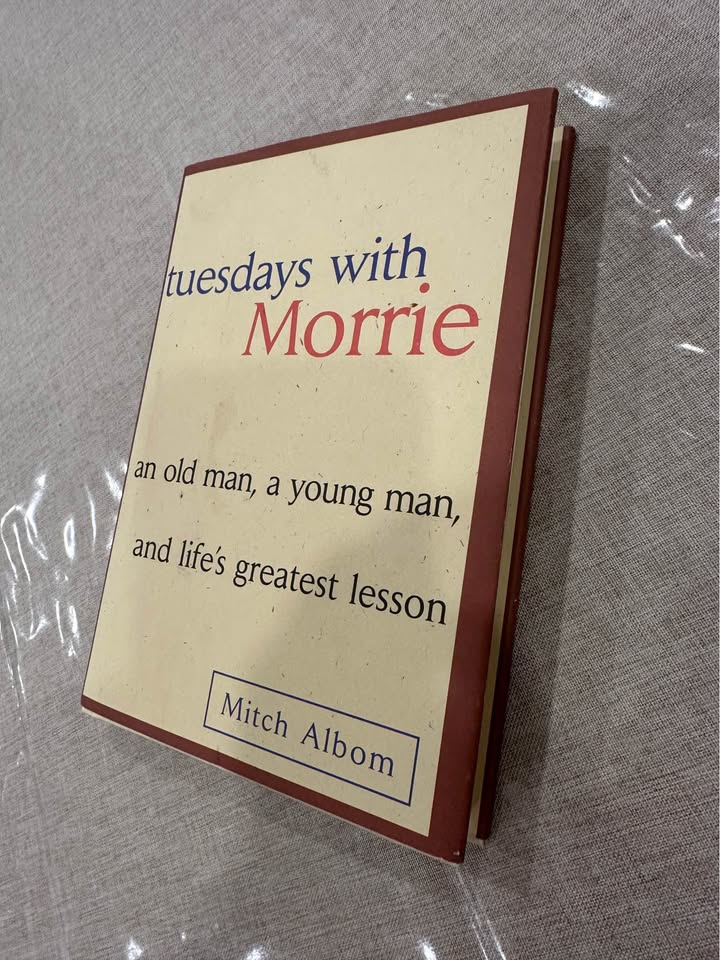 Tuesdays with Morrie (Hardcover) - photo 3