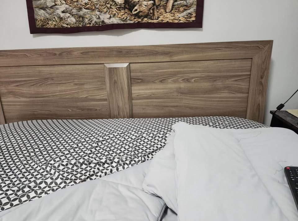 Queen Bedroom Set - photo 5