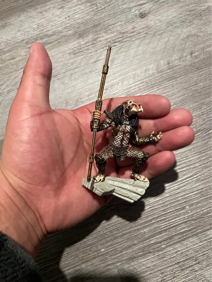 Mini predator figure! image indicator(3)