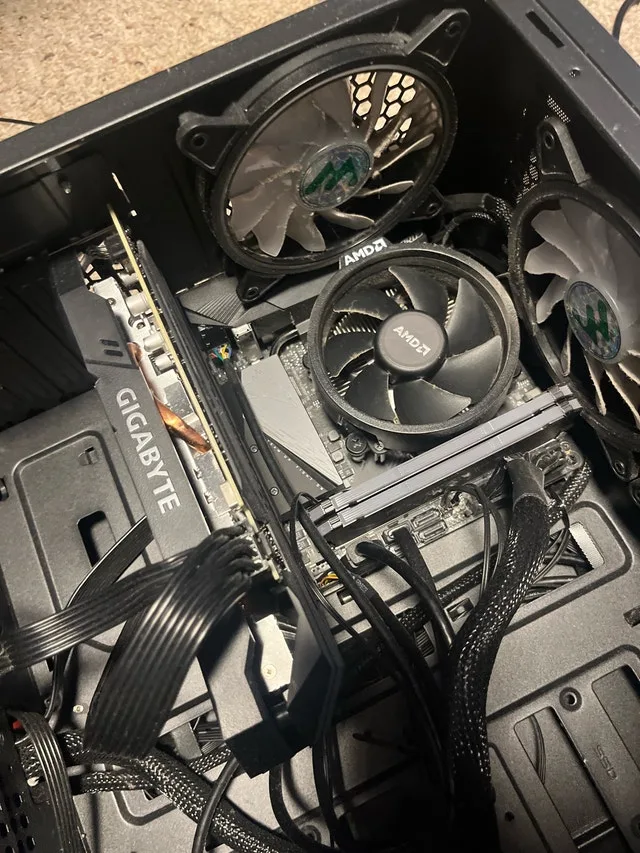 Gigabyte B550I Aorus Pro AX Mini ITX Motherboard