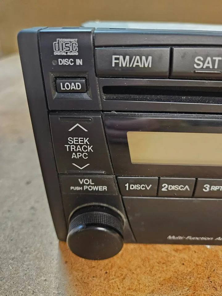 Eincar Multimedia Car Entertainment System - YGFM031253 image indicator(2)