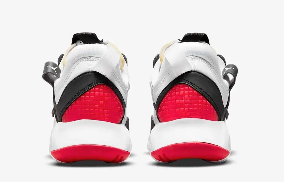 Jordan m2 NWT size 8 men image indicator(5)