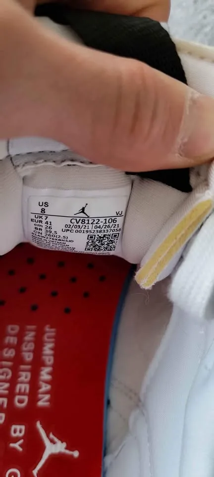 Jordan m2 NWT size 8 men image indicator(6)