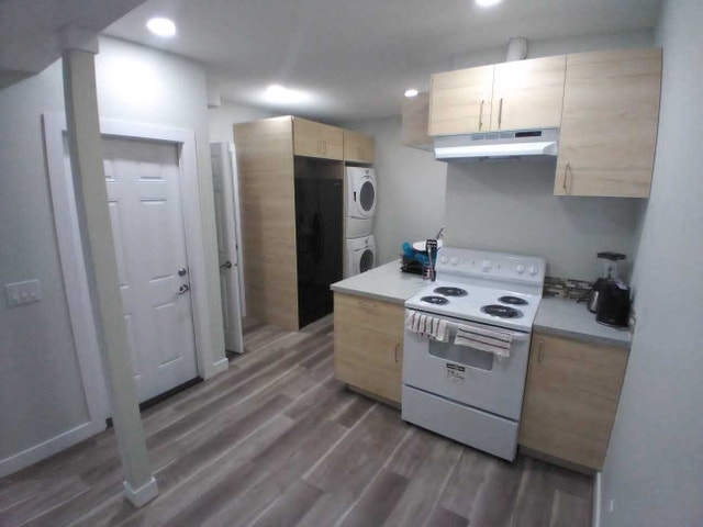 2 Bedroom Legal Basement - new and with storage space. - photo 3