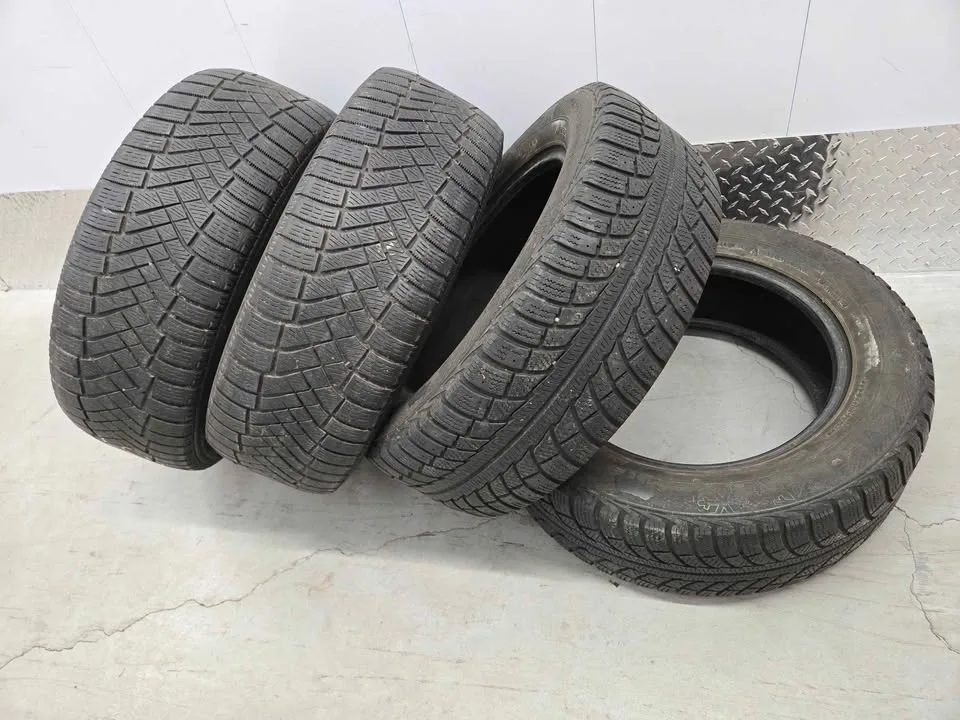 Winter Tire Set- 215/60R16 image indicator(6)