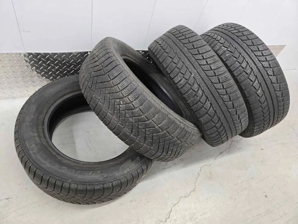 Winter Tire Set- 215/60R16 image indicator(7)