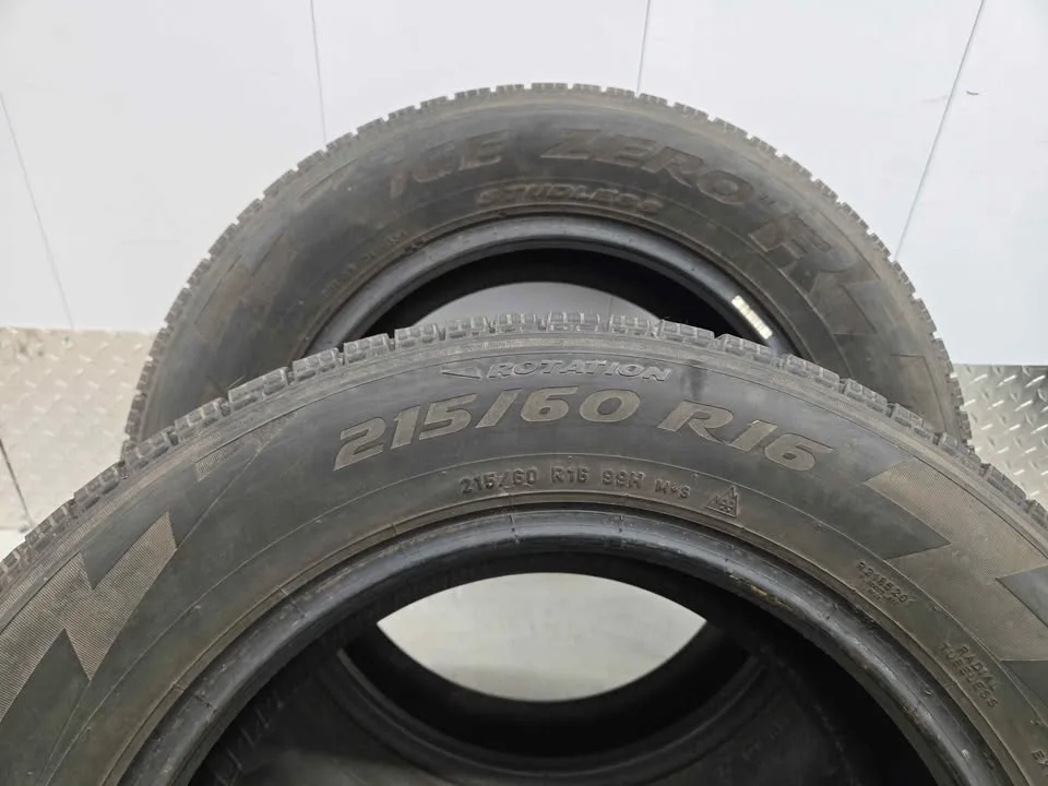 Winter Tire Set- 215/60R16 image indicator(9)