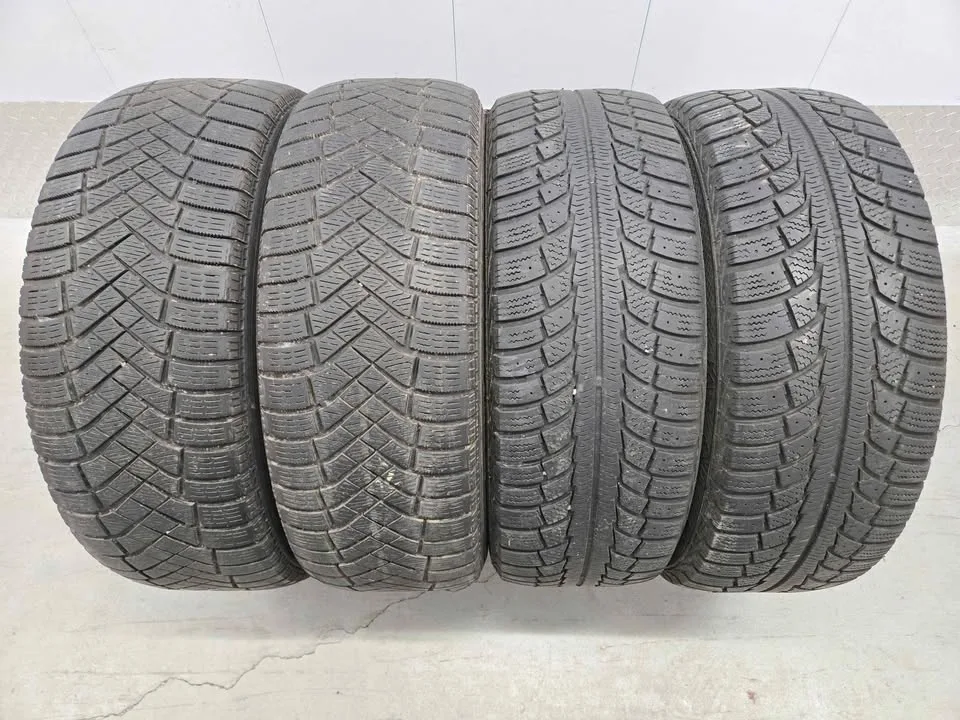 Winter Tire Set- 215/60R16 image indicator(10)