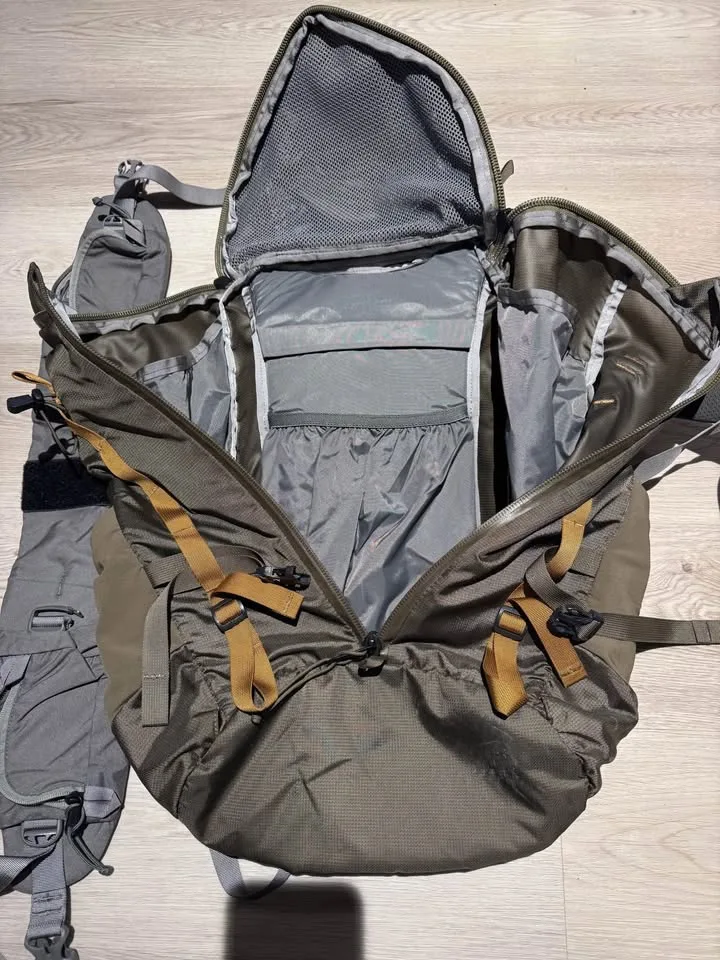 Mystery ranch Scree 32 image indicator(4)