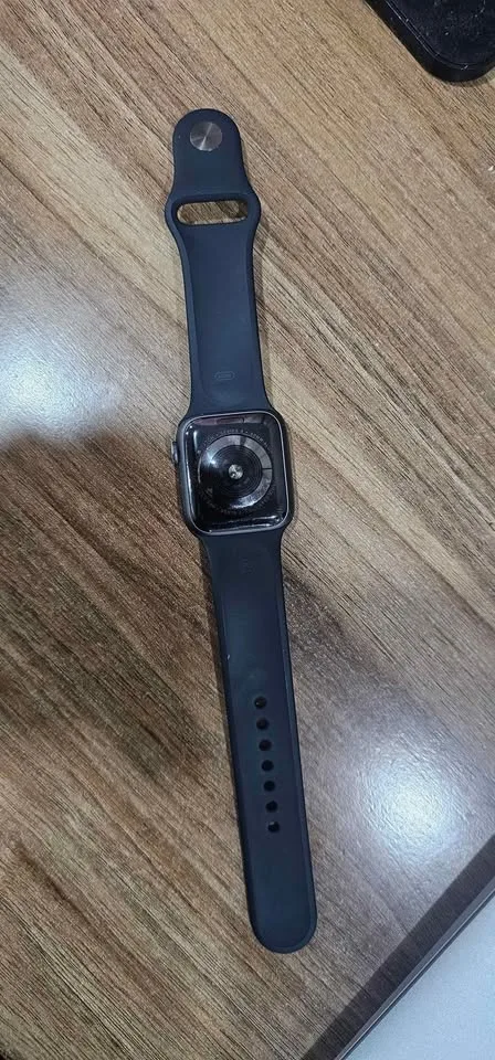 Apple watch series 4 40mm LTE image indicator(3)
