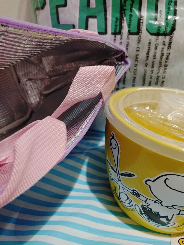 Peanuts Snoopy Lunch Set - Miniso Insulated Bag + Microwavable C - photo 3