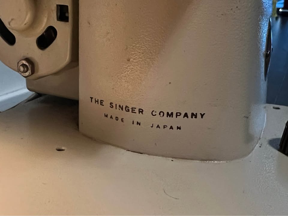 Singer 223 Sewing Machine for Parts. READ DESCRIPTION - photo 2