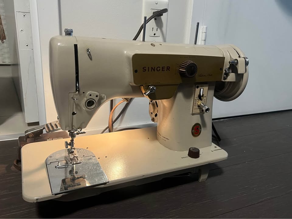 Singer 223 Sewing Machine for Parts. READ DESCRIPTION - photo 4