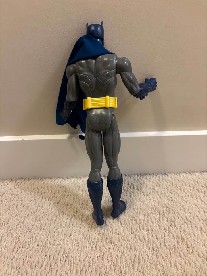 Batman figure - photo 3