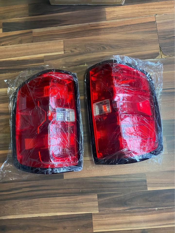 2019-2024 Chevy Silverado taillights for sell - photo 2