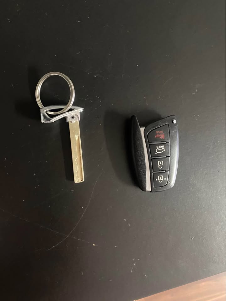 Hyundai key fob for 2015-2016 Hyundai genesis for sell - photo 3
