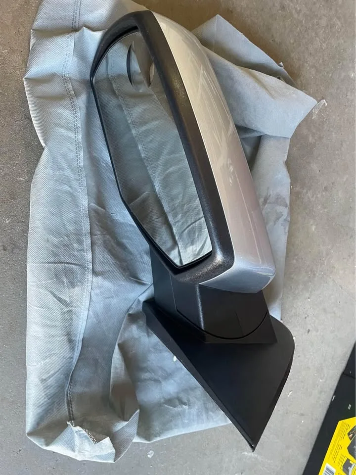 2014-2018 chevy Silverado/gmc sierra side mirror for sell image indicator(5)