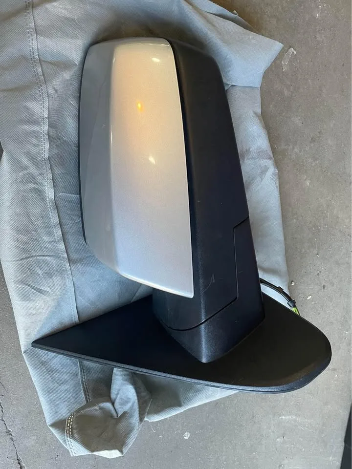 2014-2018 chevy Silverado/gmc sierra side mirror for sell image indicator(6)