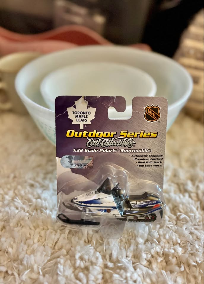 Toronto Maple Leafs Collectible Diecast Cars - photo 2