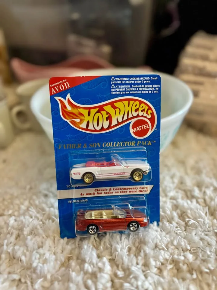 Hot Wheels Corvette & Mustang- Avon Father & Son Packs image indicator(3)