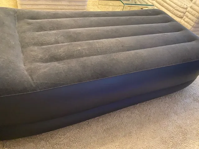 Intex Twin Air Mattress with Built-in Air pump image indicator(5)