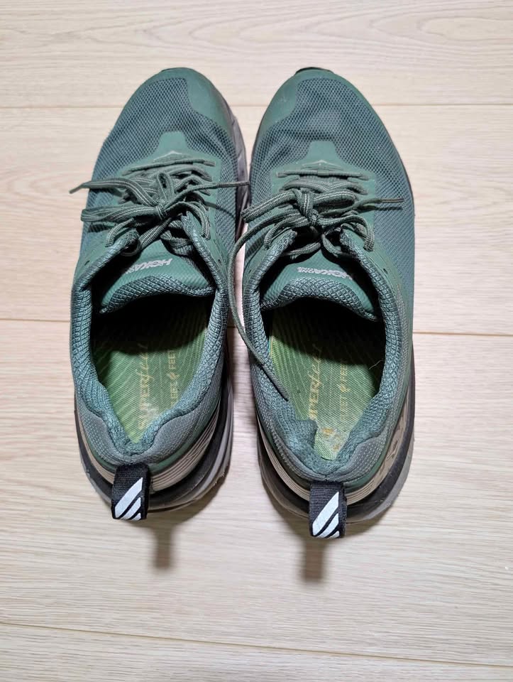 HOKA runner men size 10