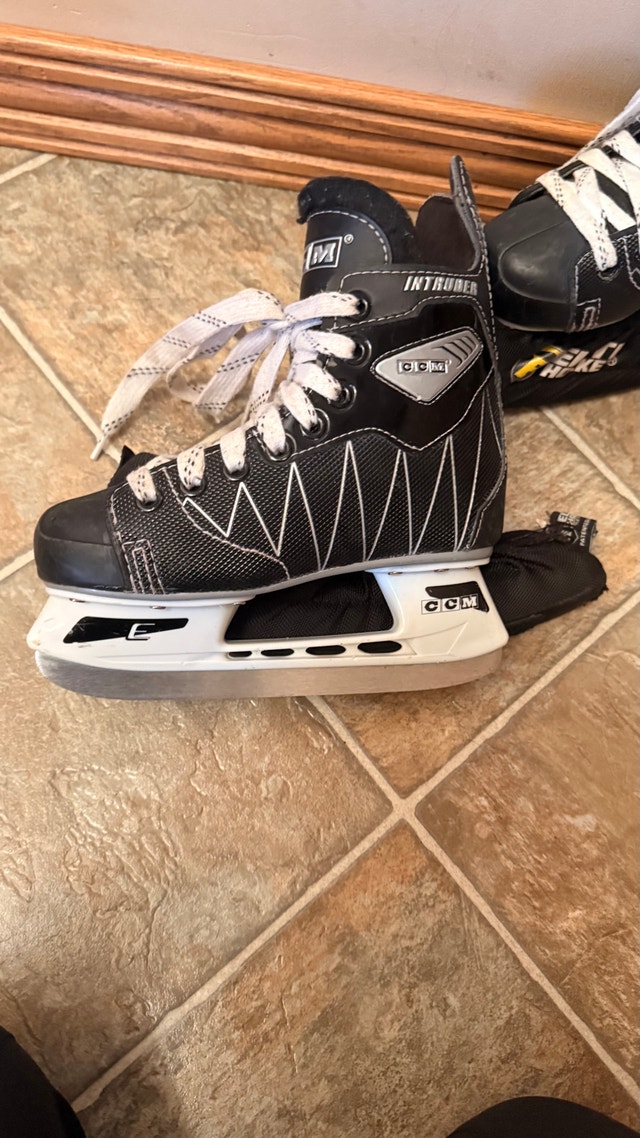 CCM Ice Hockey Skates (13 Junior) - photo 3