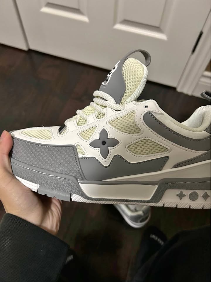 (OFFERS DM ME) Lv skates