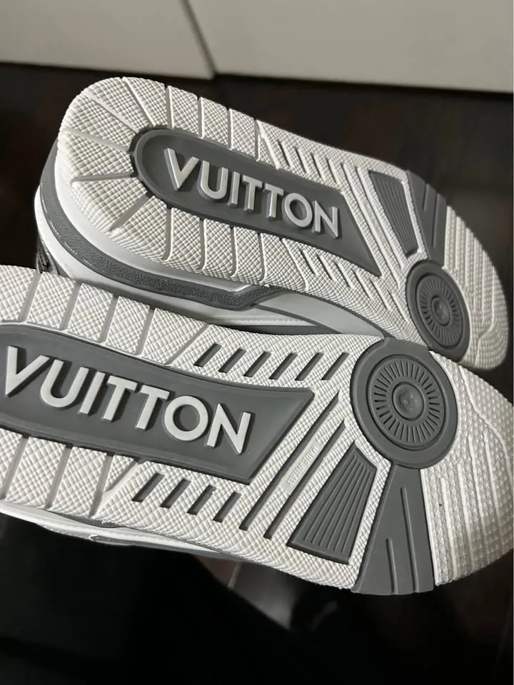 (OFFERS DM ME) Lv skates image indicator(2)