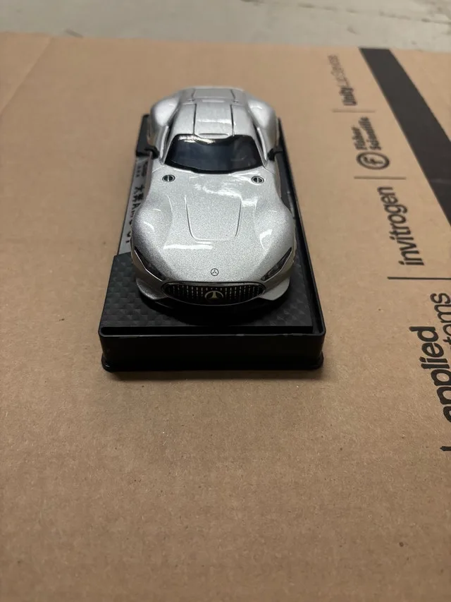 Mercedes-Benz AMG-GT Diecast Model Car image indicator(3)
